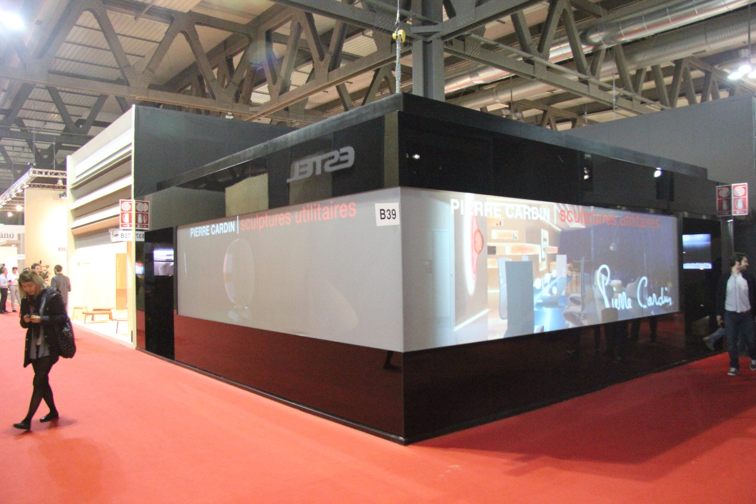 emmegi-retro-proiezione-salone-mobile