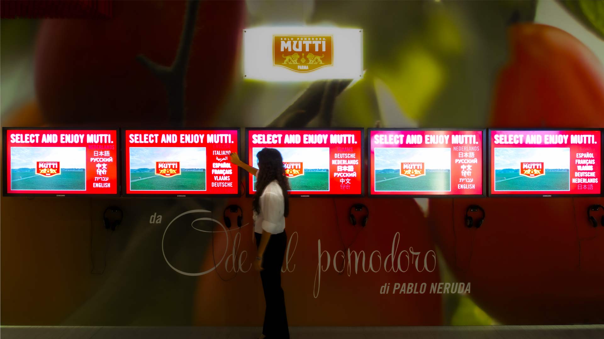 Approfondisci con prodotti come:  Monitor interattivi touch, tablet, iPad, smartphone