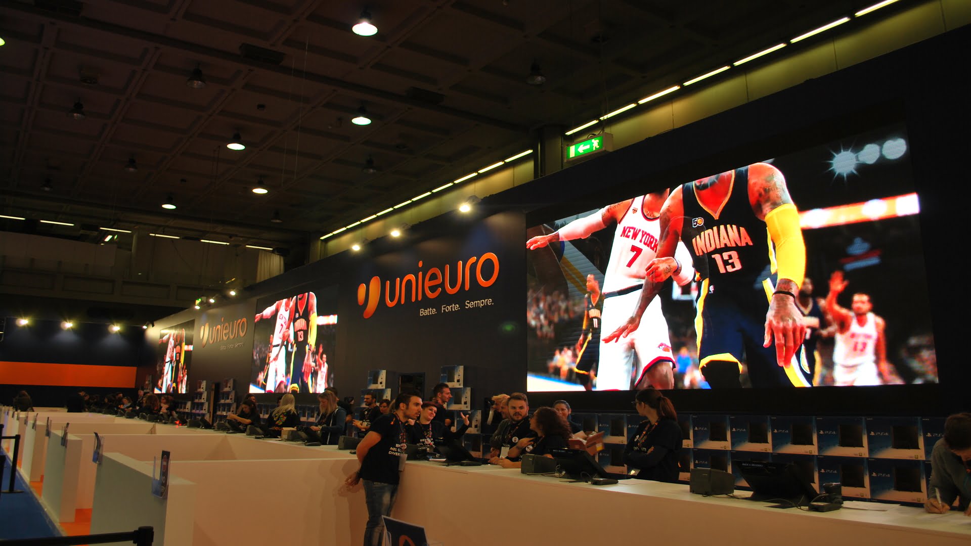 emmegi-ledwall-3.9-tre-schermi-5x3mt-gamesweek