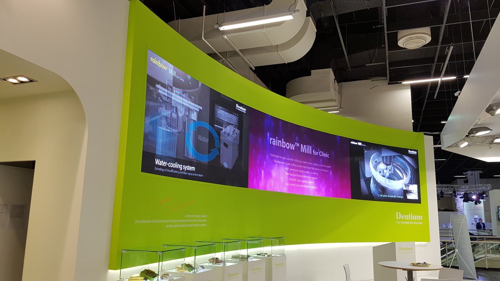 emmegi-ledwall-curvo 9x1,5mt