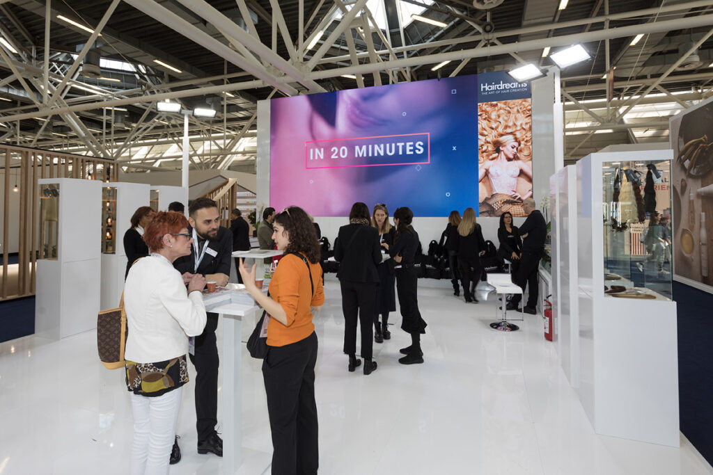 Noleggio maxi-schermi per eventi: come scegliere il giusto ledwall per il tuo evento